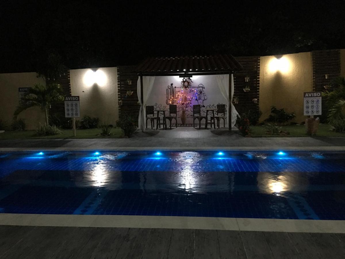 Hotel Virgulino Olho d'Agua do Casado Екстериор снимка